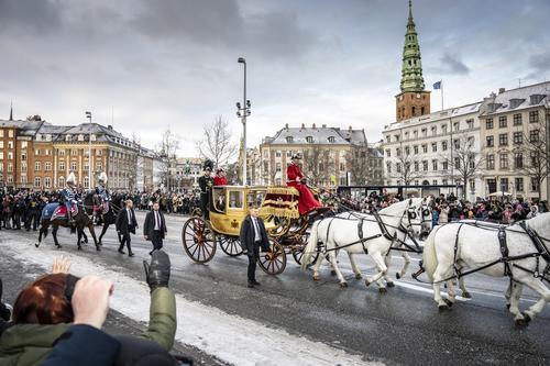 看世界两图)欧洲在位时间最长君主丹麦玛格丽特女王 本月中退位前最后公开活动