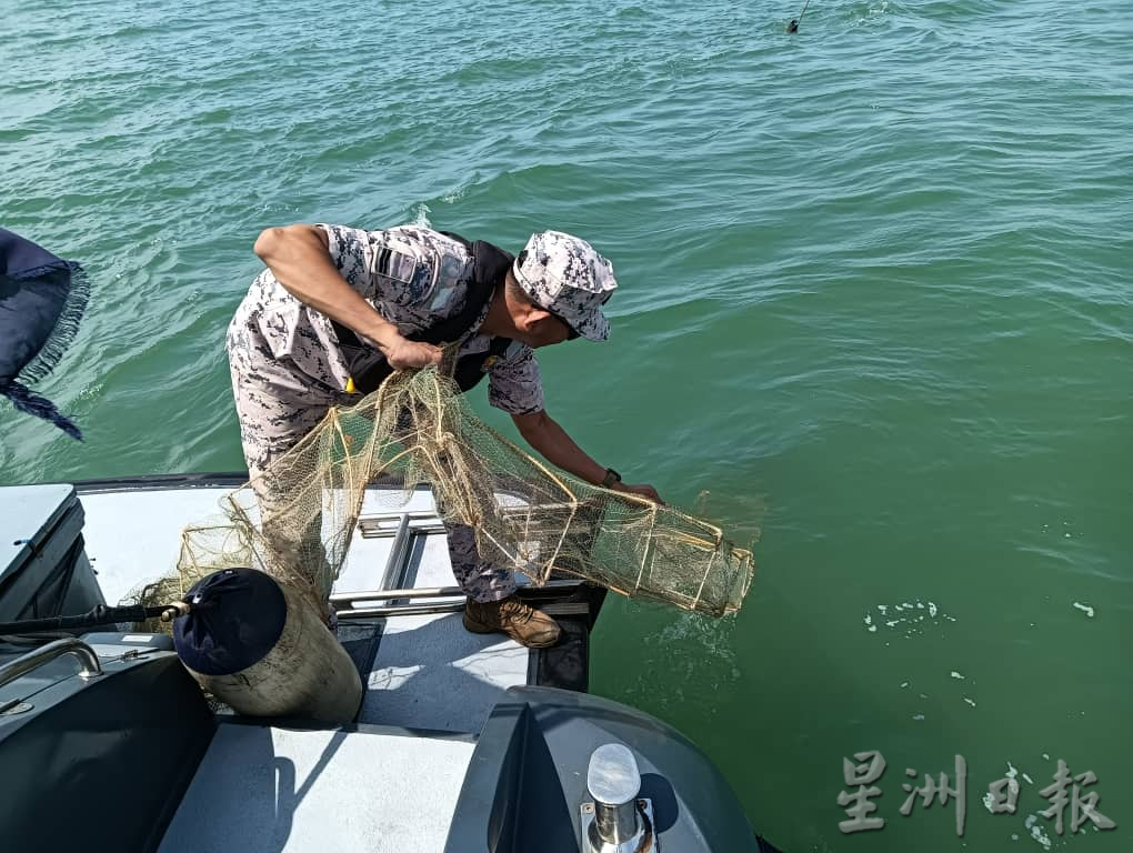 破获30套蜈蚣网