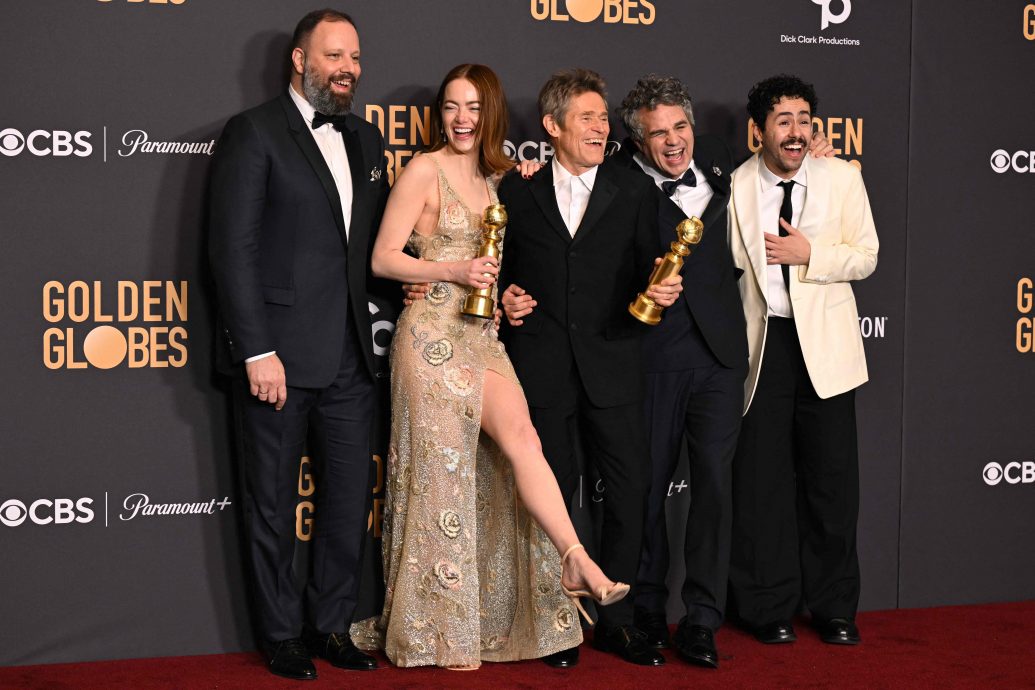 第81届金球奖︱艾玛史东击败芭比2度封后 席连墨菲首夺影帝