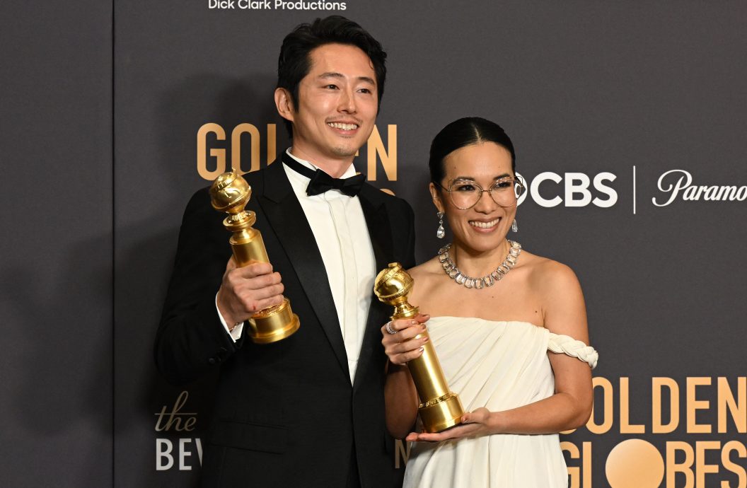 第81届金球奖|连尚烨黄艾莉迷你剧封帝后 首度由亚裔演员包揽
