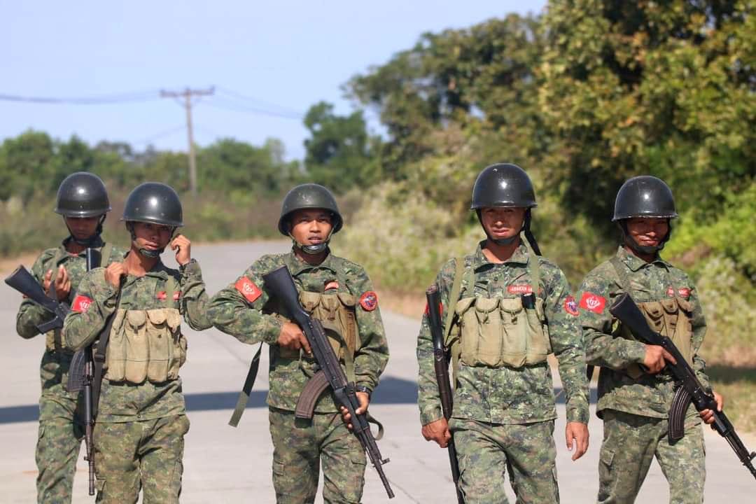 缅甸反抗军猛攻 已全面控制包多镇