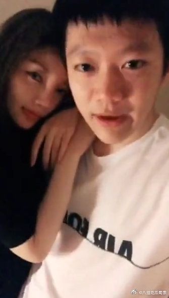 网留言扯妈妈出轨对象 李小璐女儿回呛恶评