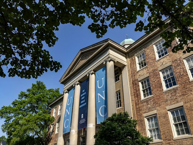 美方公布北卡中国博士生枪杀华裔教授细节　凶手连开10枪直到子弹耗尽