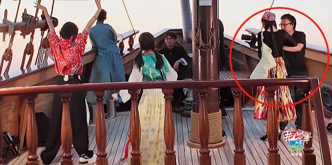 自荐掌镜却把硬盘格式化 迪丽热巴挨轰“迫害打工人”