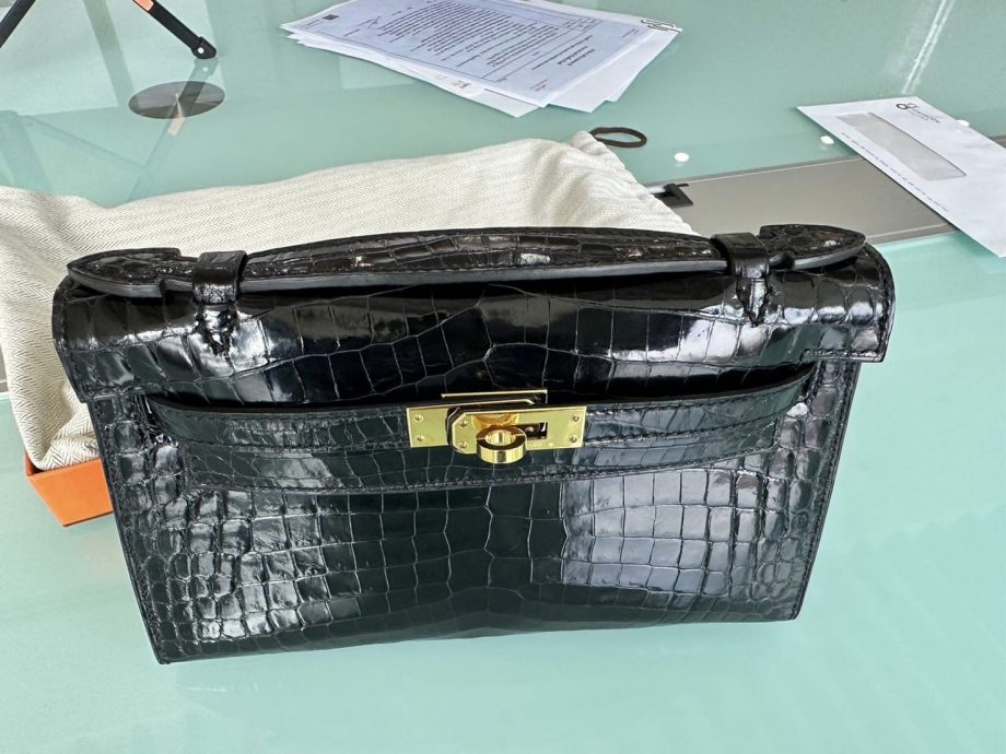 花逾18万买名牌竟是山寨品!中国游客:店家不肯全退款