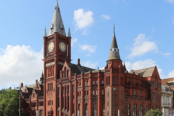 英媒:英国顶尖学府收近双倍学费 成绩较逊学生可“走后门”