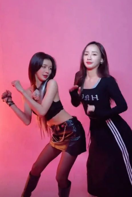 蔡卓宜姐妹同框尬舞 胞妹撞脸杨幂成焦点