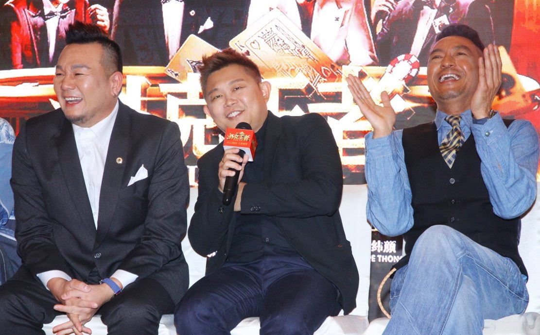 被林德荣扫背又摸臀 姜晧文自豪够圆不用垫