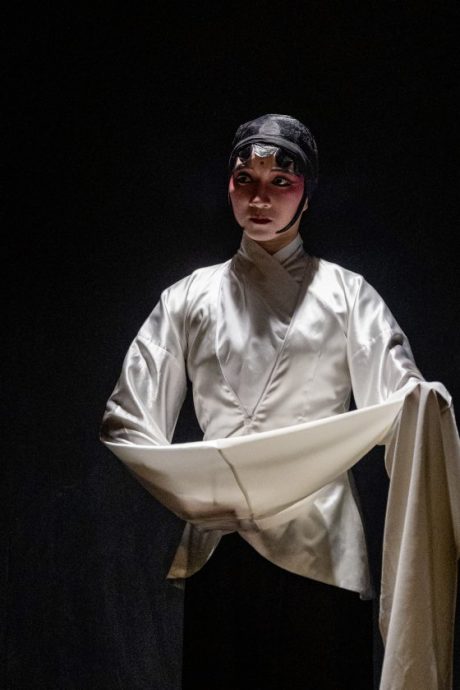  西北孤鸟／是荒诞剧还是悲剧？——一场美丽的误会