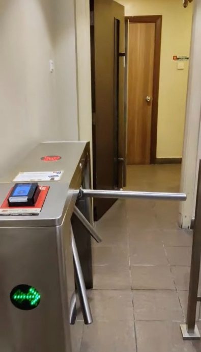 视频 | 上厕所付RM1.20合理吗？扫QR码付费才能过闸