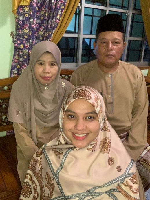 视频 | 女子被质疑男扮女装“我是女人身男人声!”