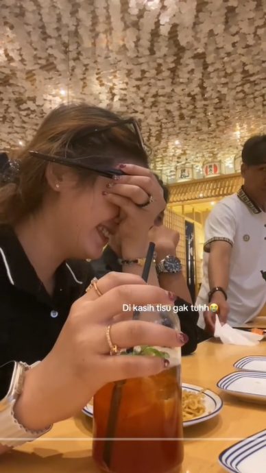 视频|初尝生鱼片频频作呕 男子反应惹笑网民