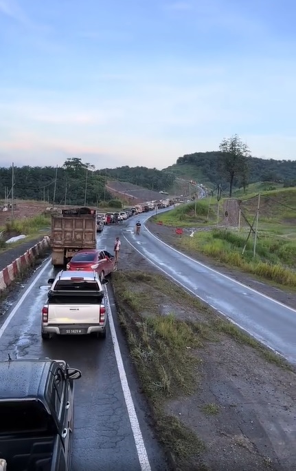 视频|道路破烂又塞车 网吐槽：“优化亚庇机场前 先修路！”