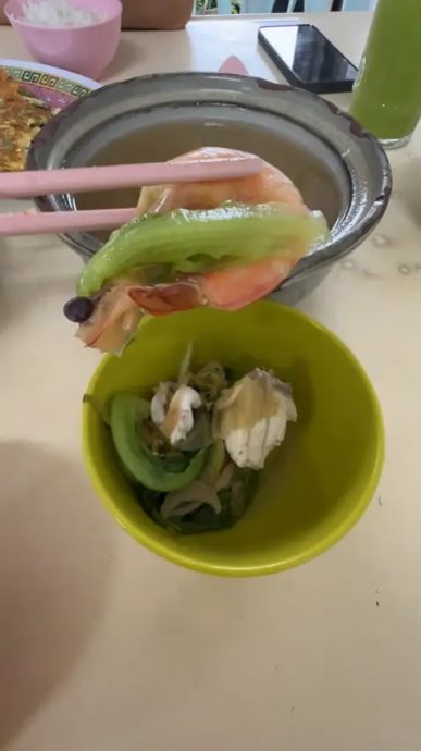 视频|RM27海鲜汤只有一条虾 网民：别人吃剩的？