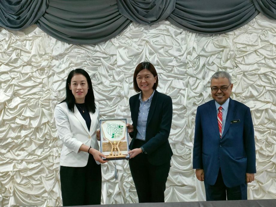 逢马中建交50年霹旅游年 黄诗情:深化与南宁市合作