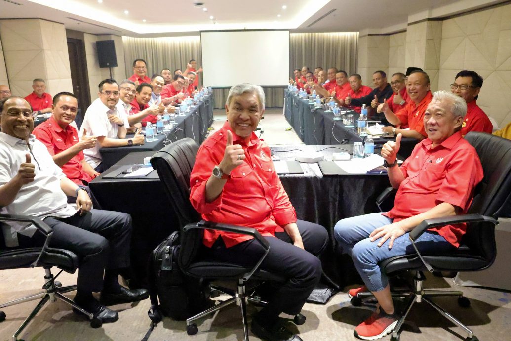 阿末扎希澄清:沙巫统没有政治危机