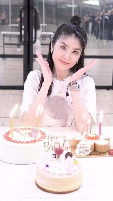 难敌演唱会舞台“死亡灯光” 51岁陈慧琳罕现岁月痕迹