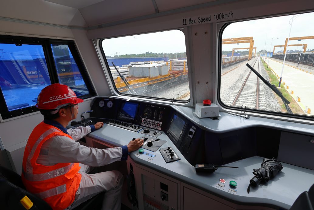 雨季降临影响不大,东铁首阶段94公里按时完成。