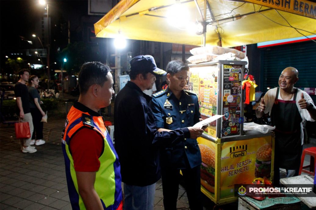 霸街放桌椅,充公! 隆市局突击苏丹街取缔