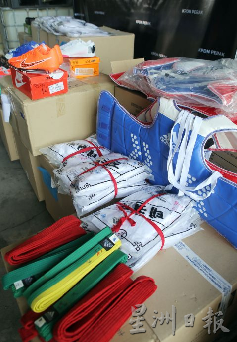 霹内贸局展纰漏行动3.0  12天破34宗案充公189万物品