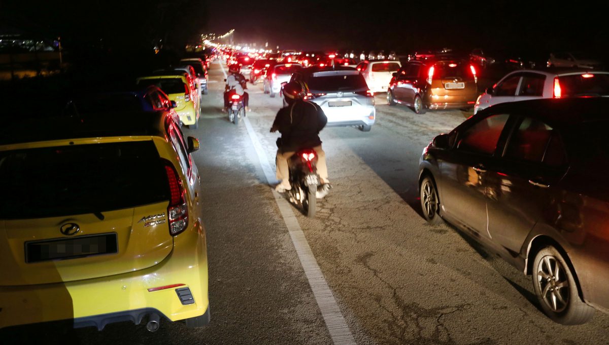 霹跨年庆典推介旅游年 大臣吁子民当宣传大使