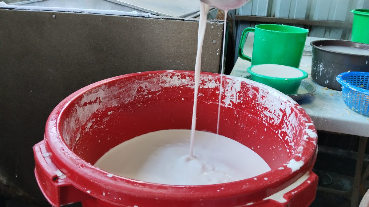 霹:10日见报/封底主文/它的诞生|爽滑白嫩猪肠粉 酱汁酿料搭配简单美味