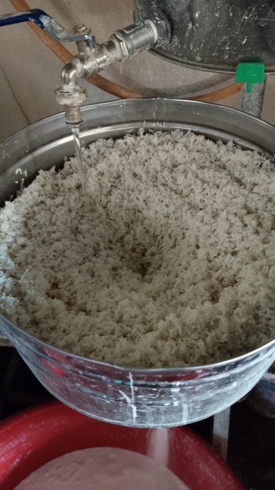 霹:10日见报/封底主文/它的诞生|爽滑白嫩猪肠粉 酱汁酿料搭配简单美味