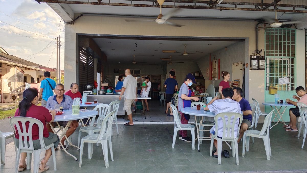 霹:10日见报/封底主文/它的诞生|爽滑白嫩猪肠粉 酱汁酿料搭配简单美味