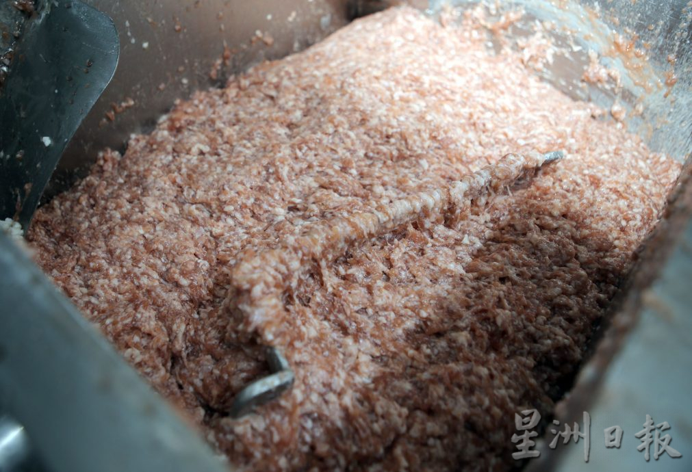 霹:17日见报/封底主文/它的诞生|腊肠