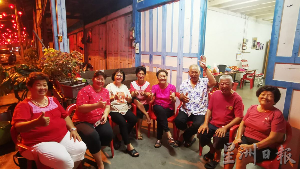 霹：封面主文／莫珍歪村民搞创意 双龙腾飞展活力，金龙迎春贺龙年