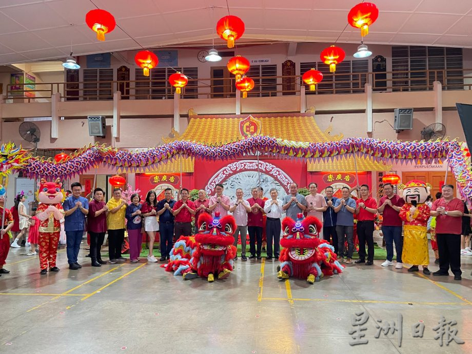 韩斌元：让学生了解春节意义 春晚集传统现代为一体