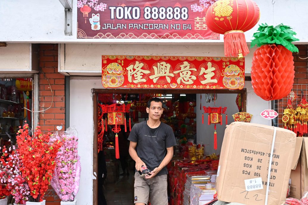 领跑普拉博沃面对两对手联手狙击