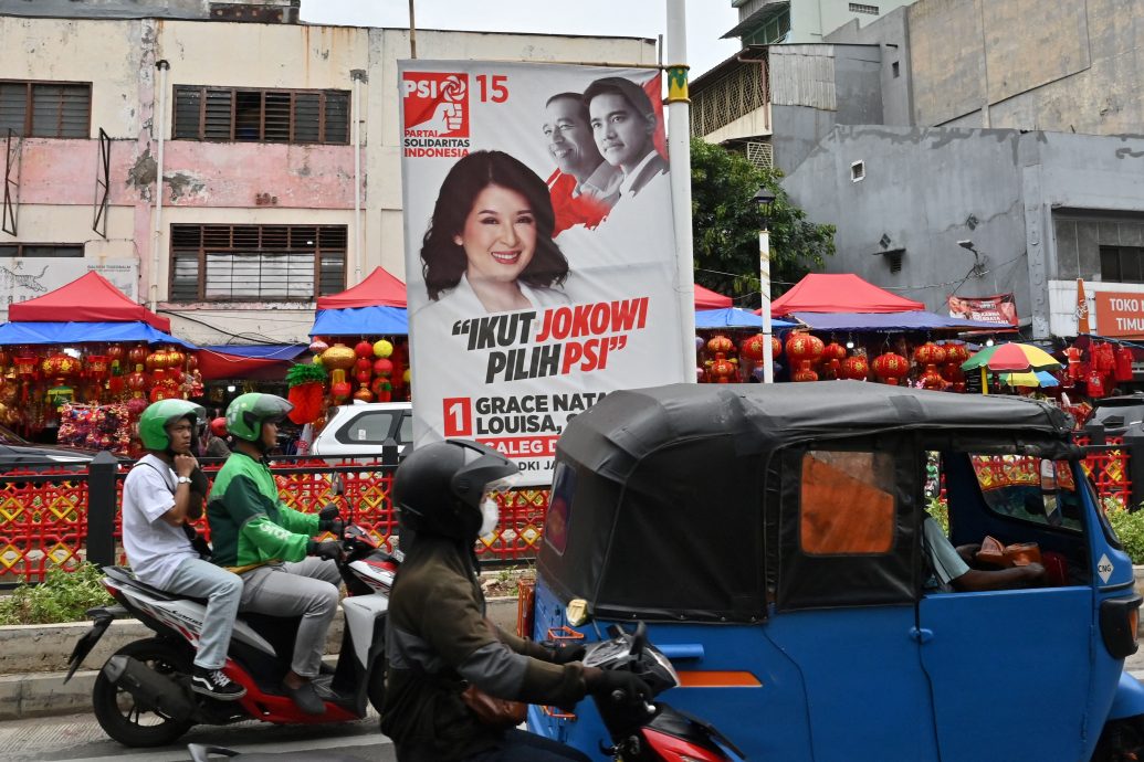 领跑普拉博沃面对两对手联手狙击