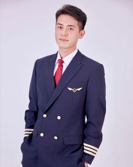 麦明诗婚照曝光 传3月嫁飞机师男友