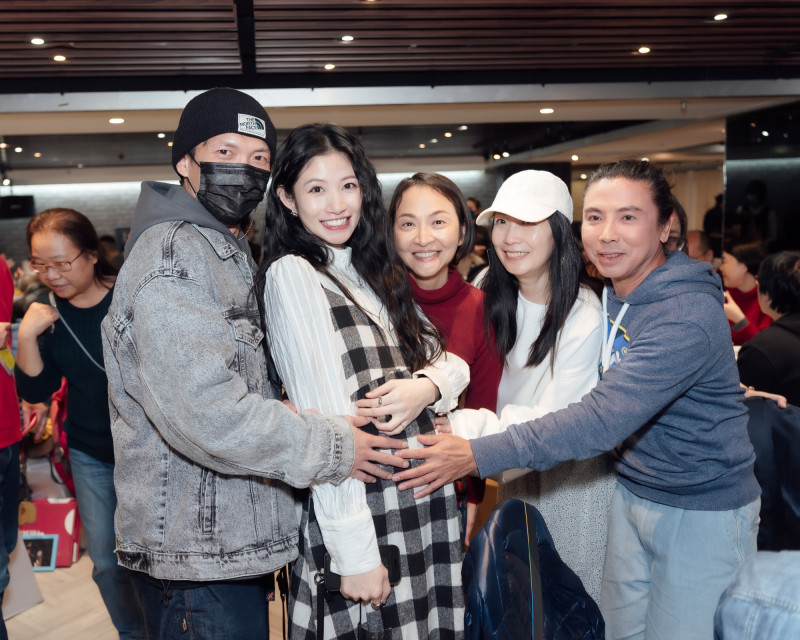 黄嘉千自亏官司花太多钱 被嘲异国婚分手代价高