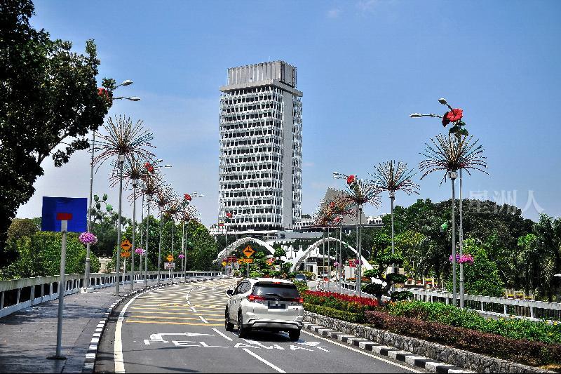 aa7ecbd2-c284-408b-a847-0e3880f6c36a