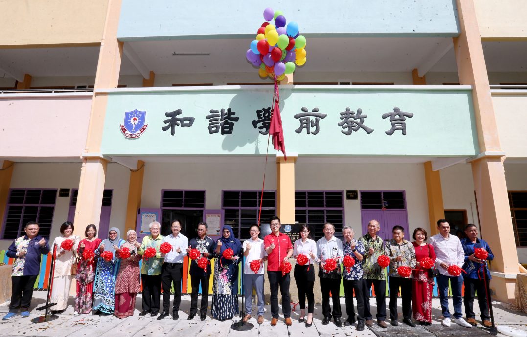 黄家和:欢迎小学申请开办 霹有889班学前班