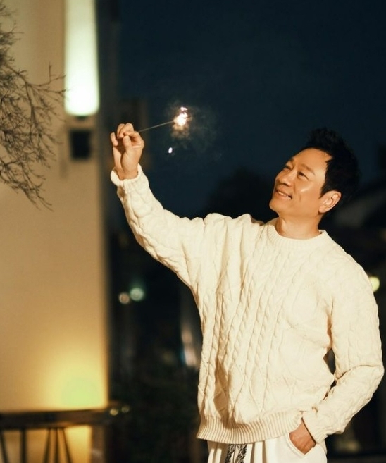 黎耀祥挑战3P唱Rap喊太难 想带太太吃遍大马美食