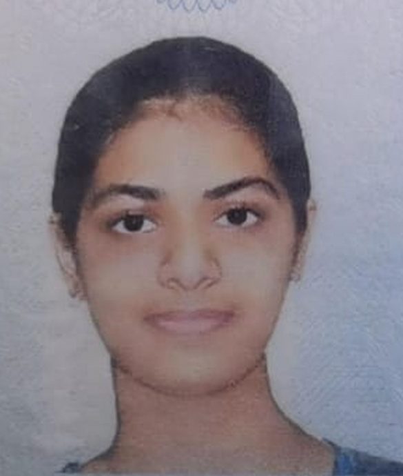 长巴撞倒在路旁的摩托着火，1死4伤