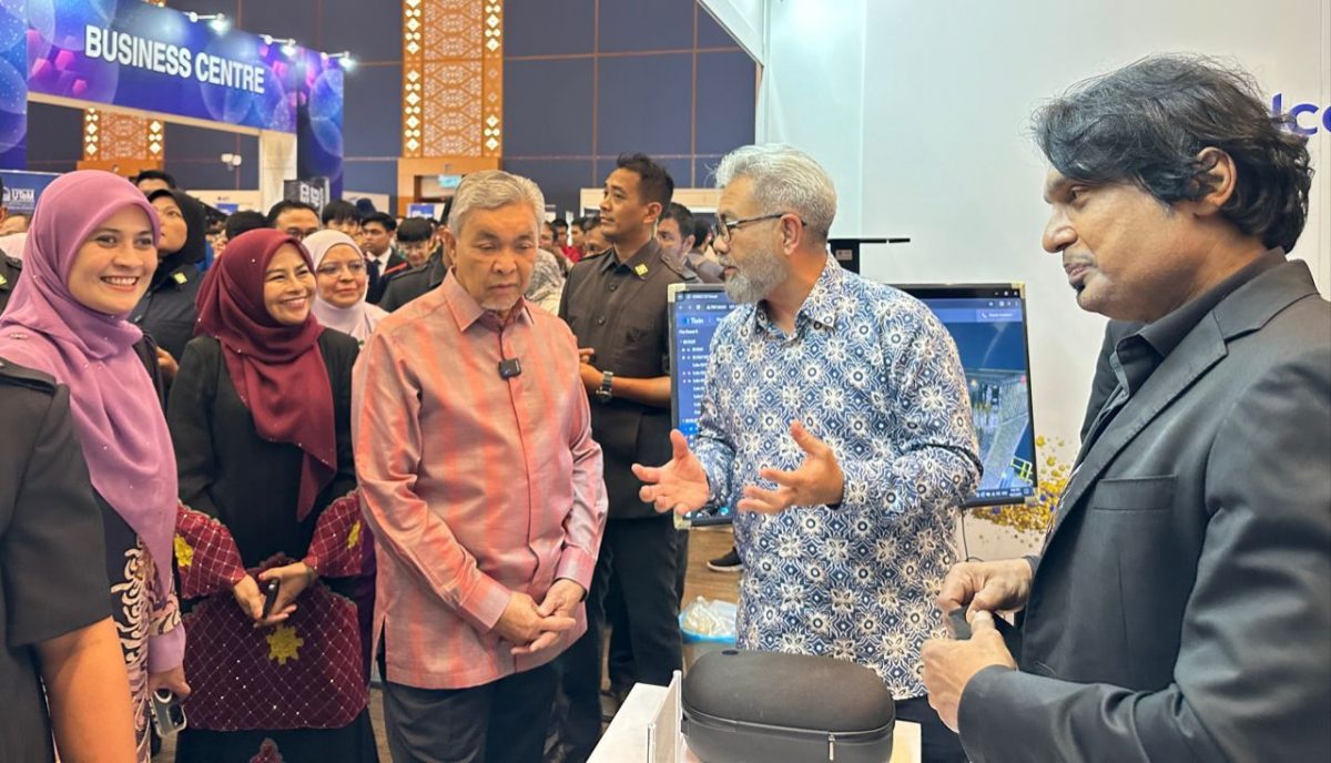 (全国版)阿末扎希:中方提供千份技职奖学金 玛拉将承担机票