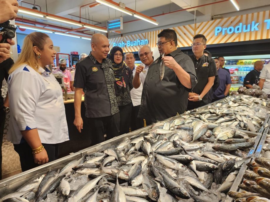 (全国版)阿米占:若以水费调涨为由而过分涨价商品将被对付