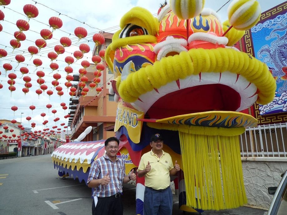 （古城封底主文）【带你去找爱】：两代傻傻的爱