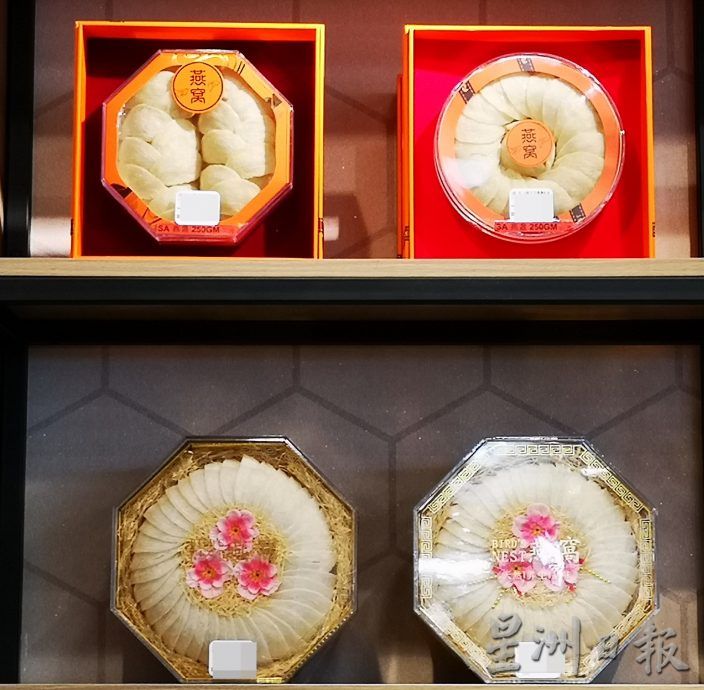 （古城封面主文）不受价位略涨影响 新春礼篮行情看俏热销 轻巧礼盒受追棒