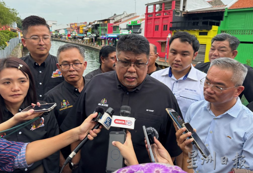 (古城封面主文)方便华裔过年·首长宣布无车区减至21小时至2月杪