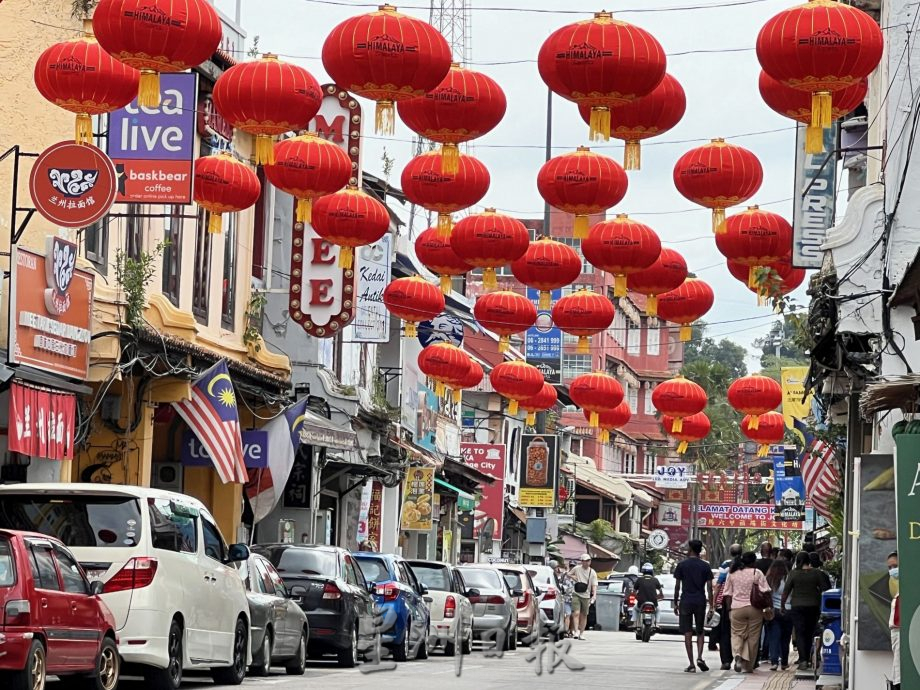 （古城封面主文）老街红灯笼高挂年味浓·甲独有年景欢迎游客