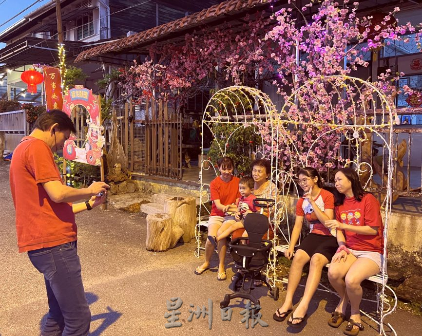 （古城封面主文）马接峇鲁新村“龙”历新年布置，打卡打到停不了！