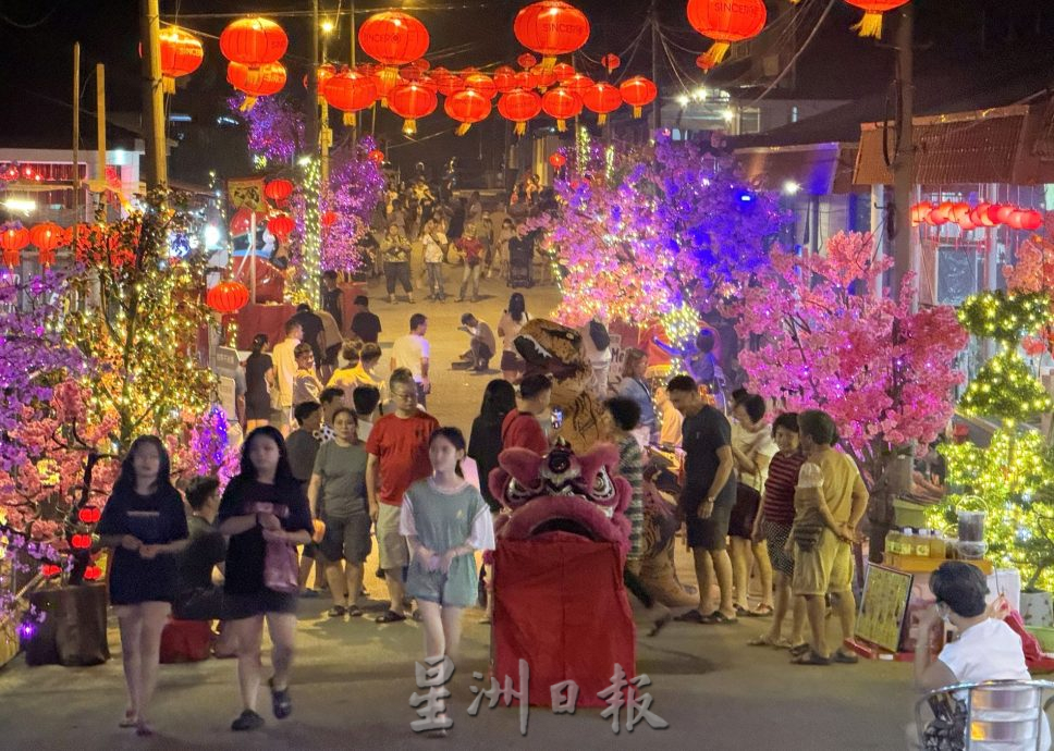 （古城封面主文）马接峇鲁新村“龙”历新年布置，打卡打到停不了！
