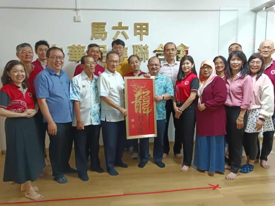 (古城版第七版主文)三苏依斯干达拜访甲中华传统文化促进会