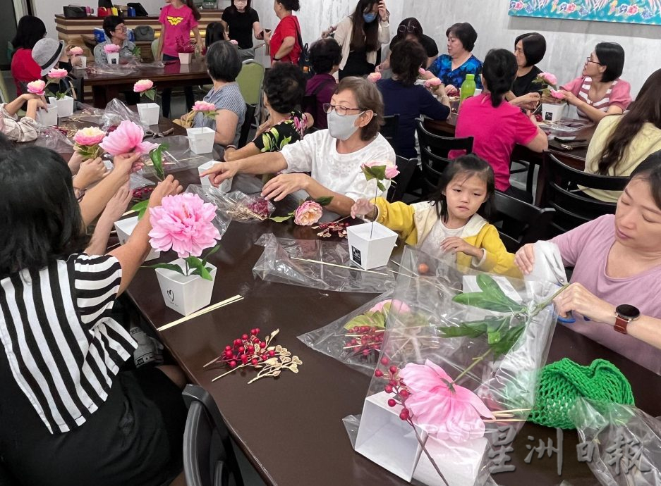 （古城版）新春年花工作坊吸引多人参与反应热烈