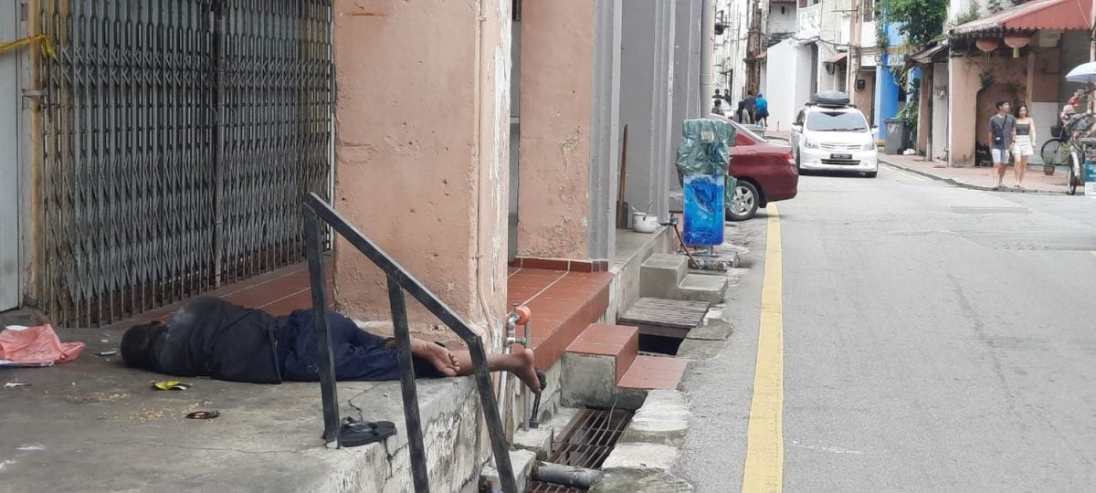 (古城第三版主文)老街旅游区乞丐流浪汉等破坏形象